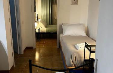 Spacious Apartments 6 Guests - 5 min Airport Ciampino - Train to Rome- LA MAISON - Foto 10