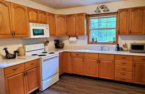 Ridge Retreat at Hearthstone Cabins and Camping - Pet Friendly - Foto 8