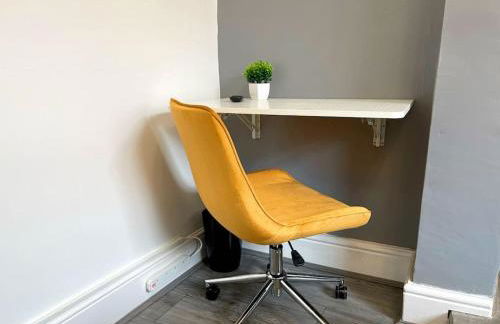 Cliff House By RMR Accommodations - NEW - Sleeps 8 - Modern - Parking - Foto 46