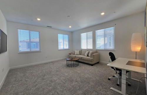 Beautiful Roseville Home - Quiet Neighborhood - Near Galleria Mall - Foto 17