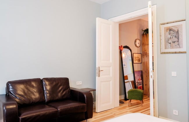 Stylish Flat w Balcony 8 min to Istiklal Ave - Foto 1