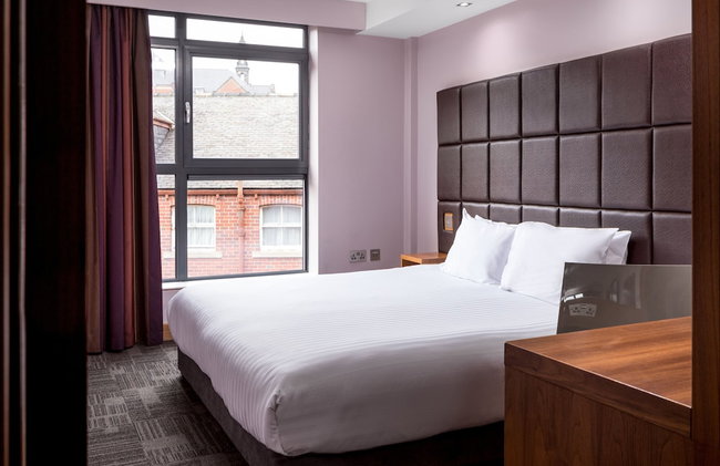Roomzzz Leeds City - Foto 9