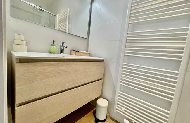 Modern 1BR Near Diamond District by Oneluxstay - Foto 28