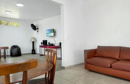 Sítio com Churrasqueira, Piscina, Lago e Natureza - Foto 26