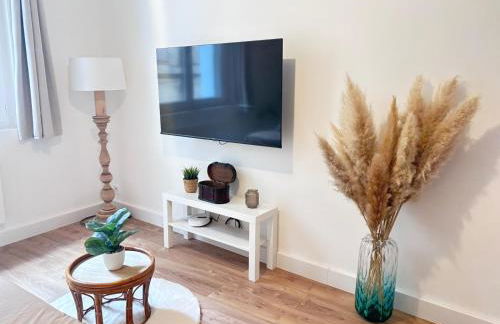 SYLOU - Centre historique, 4 personnes, Climatisation, Netflix, Comédie, Tramway, Gare - Foto 14