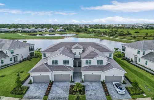 Babcock National Coach Crisp, Elegant and Serene - Foto 71