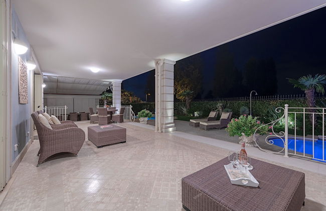 Luxury Lakefront Catullo with pool - Photo 52