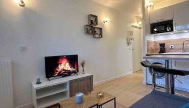 Studio neuf tout équipé - Calme - Proche centre ville - Parking gratuit - Foto 4