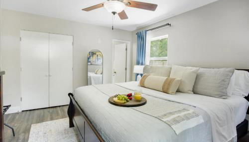 The Canopy on 10th - Game Room , Pets , Pergola - Photo 2