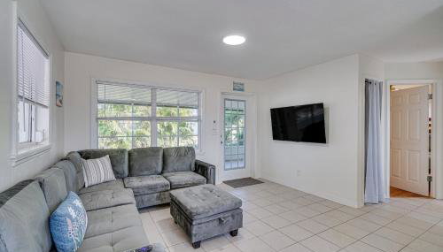 1 Mi to Boat Ramp Bokeelia Home with Screened Patio - Foto 5