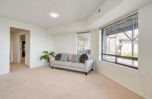 Spacious Camano Home with Hot Tub and Water Views! - Foto 13