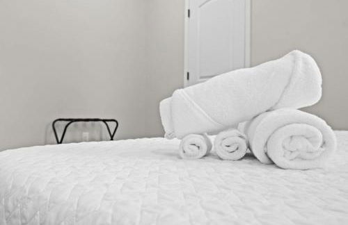 3BR 2BA Home with King Queen & Twin Beds - Foto 20