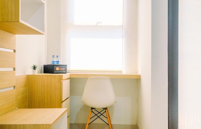 Homey And Well Design Studio Transpark Cibubur Apartment - Foto 24