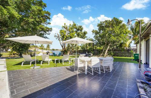 Dior Lake Front Villa With Infinity Pool - Foto 24