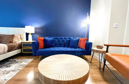 Mid Century With Pool GYM and Parking 10min to Cedars - Photo 3