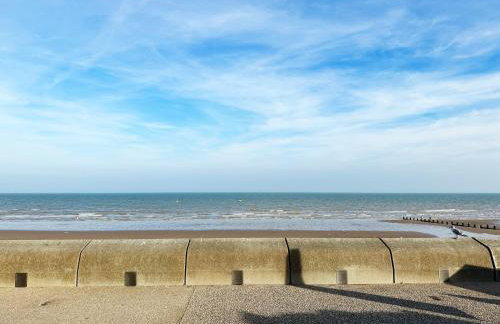 Ocean View Suite - Near Hythe - On Beach Seafront - Private Parking - Photo 17