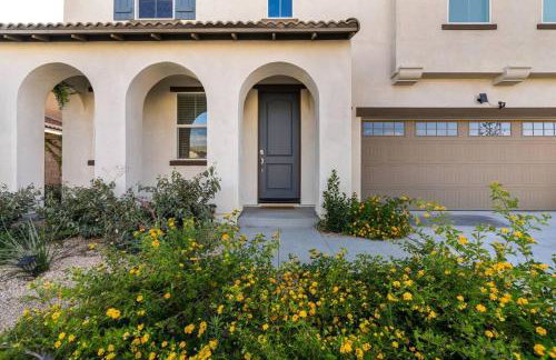 Spacious Modern Home in Sierra Lakes Fontana - Photo 13