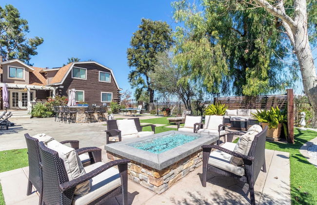 Chateau Syrah by Avantstay Picturesque Estate w/ Pool, Table Tennis & Pool Table New Pickleball Court + Basketball Hoop - Foto 41