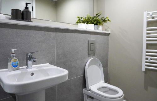 3BDR Penthouse By Torr Property Group Short Lets & Serviced Accommodation With Private Rooftop Garden Manchester - Foto 19