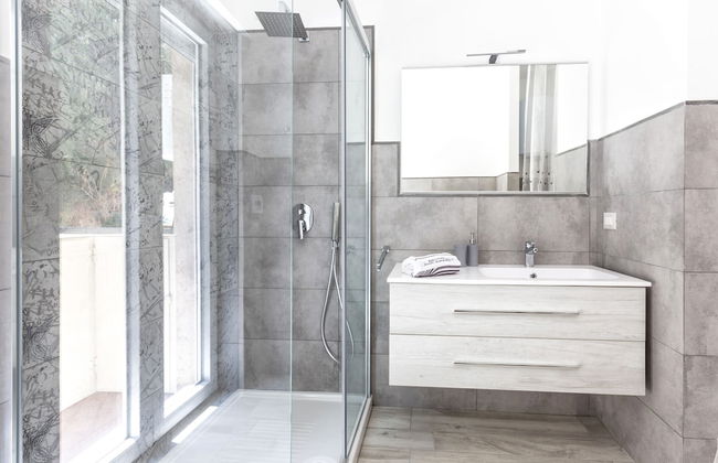 New & Stylish two Bedroom Apartment with Balconies - Foto 20