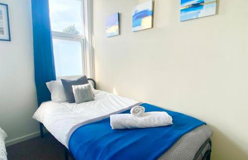 Stylish 4BR Home - Free WiFi -Ideal for Contractors - Foto 1