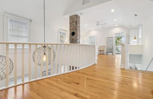 Rare Downtown Oasis | Private Pool + Parking - Foto 10