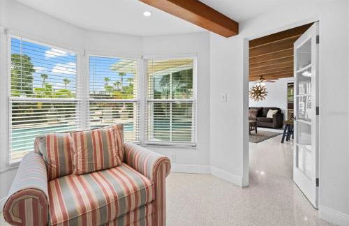 Private Village Home with Heated pool & spa with private front courtyard - Photo 24