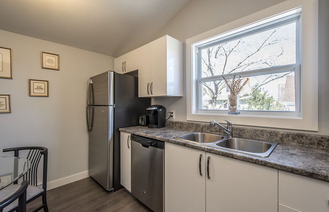 Spacious DAL & Downtown Apartments - Photo 32