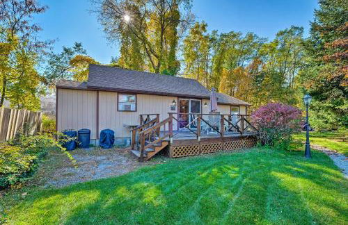 Bolton Landing Cottage with Deck, Walk to Beach! - Foto 1