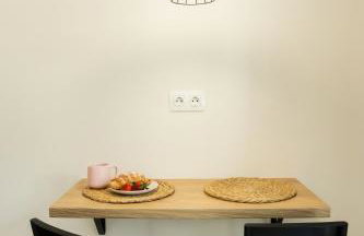 Almond Jacuzzi Suites - Private Jacuzzi - Self Check-In - Free & Easy Street Parking - Foto 30