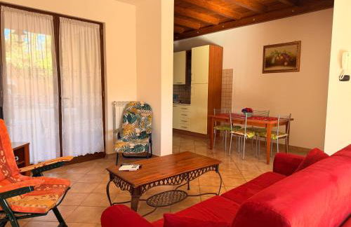 RESIDENZA I GIRASOLI - Spacious private house near the sea, quiet residential area - Lido dei Pini ANZIO - Photo 3