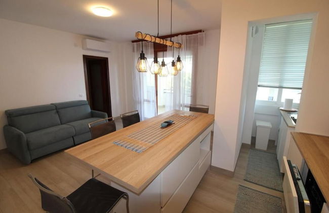 Elegant Retreat With Pool View - Photo 3