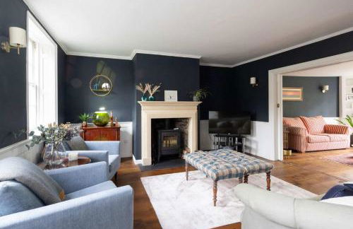 Country Retreat - Sleeps 14 - Large Garden - Photo 4