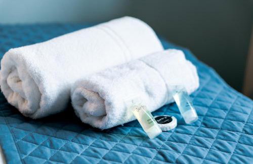 4 bed family home wifi, netflix, parking, close to wicksteed park - Photo 35