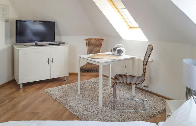 Large, Comfortable Holiday Villa, Private Garden - Photo 22