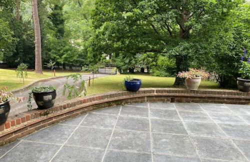 3 Bedroom Lodge Hotub pool in Horsley Surrey UK - Photo 61