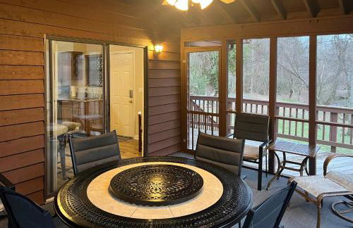 Creekfront Cabin Near Chattanooga with Hot Tub! - Foto 17