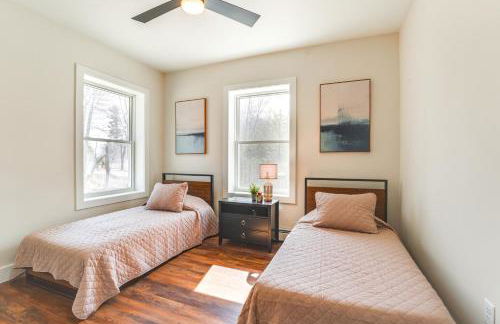 Walk to Beach and Sebago Lake Luxe Family Getaway! - Foto 12