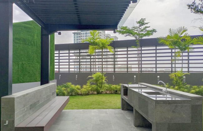 Good Deal and Strategic Studio at Podomoro City Deli Medan Apartment - Foto 18