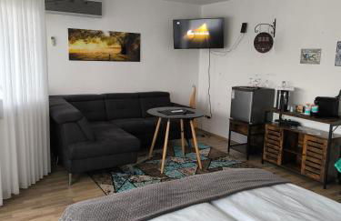 Stylisches kleines Studio -Zentral gelegen- Nähe BayArena - in Leverkusen Wiesdorf City- Friedrich Ebert Platz 5a , 4te Etage mit Balkon-kein Aufzug-Lift--Kaution Pflicht-- - Foto 22