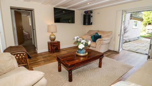 Plas Eithin - Photo 5