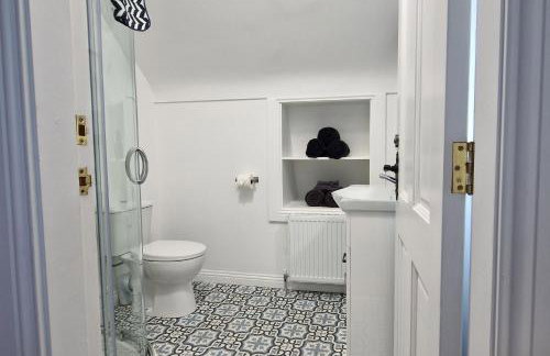 2 Bed cottage-Sleeps 4-Private Garden-Parking - Foto 2