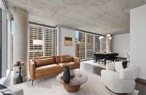 Linea Luxury Living with Indoor Pool and Rooftop Views in The Loop - Photo 1