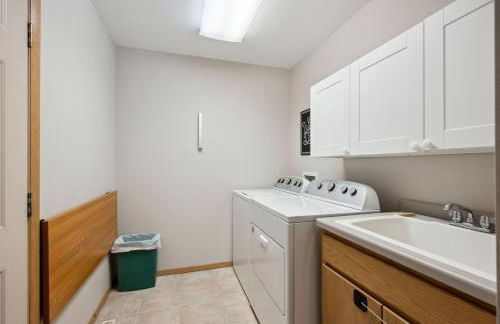 Cherry Hill - Minutes to Downtown! Hot Tub, Spacious Yard & Dogs OK! - Foto 20