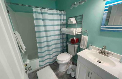 King Bed Downtown Courtyard Apt - Foto 9