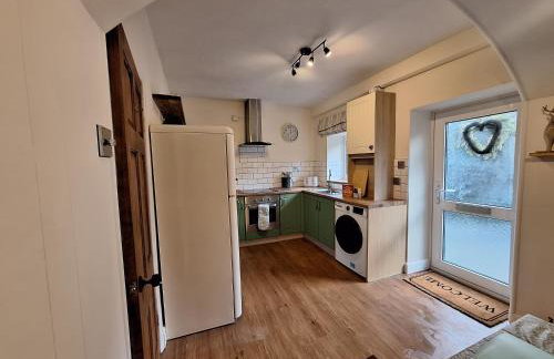 Grinlow Cottage - Photo 18