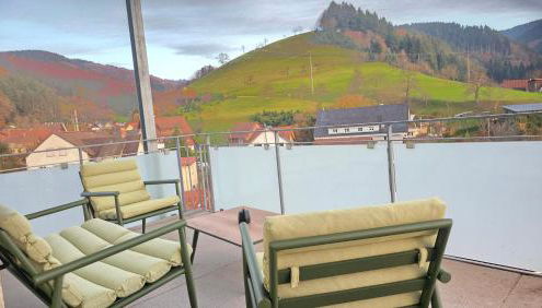 Black Forest -5- I Design-Apartment I 2 Etagen I Terrasse & Balkon mit Ausblick I Boxspring I Nespresso - Foto 3
