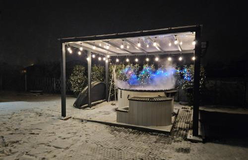 Domek na wyłączność ,bania z jacuzzi. Pobyt góry, jezioro, las. - Foto 4