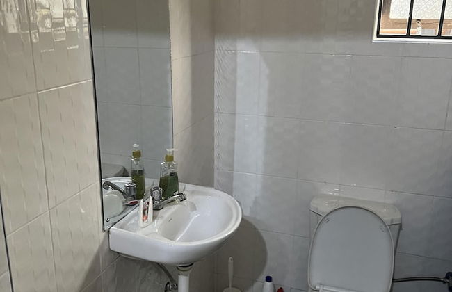 Beautiful 1-bed Apartment in Gulu - Photo 4