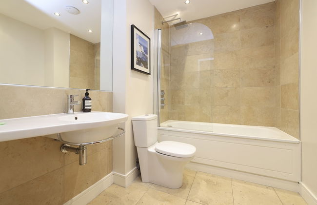 JOIVY Executive 2-Bed Apt With Stunning Roof Terraces - Foto 25